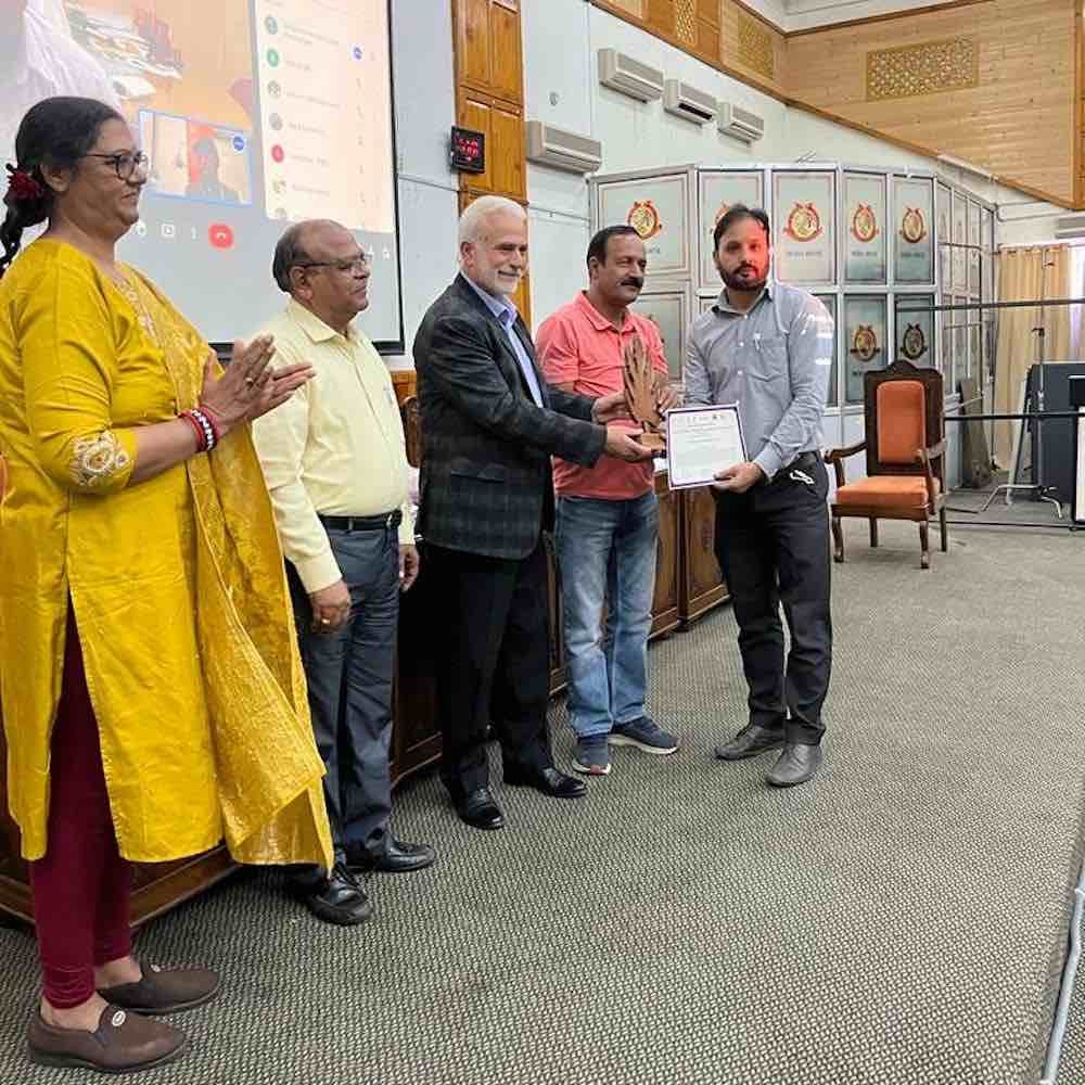Dr Rayees bags young scientist award